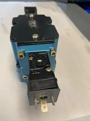 New | in-Stock MAC 6552B-231-PM-111JC Solenoid Valves | Surplus Asset Holdings #1204177