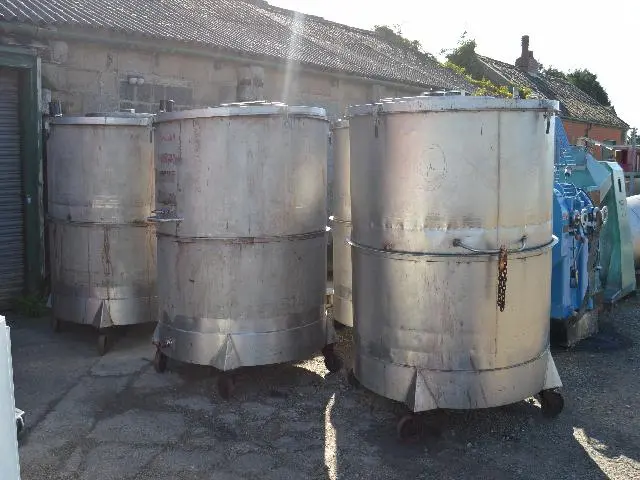 1,750L S/S Enclosed Trolley Tanks