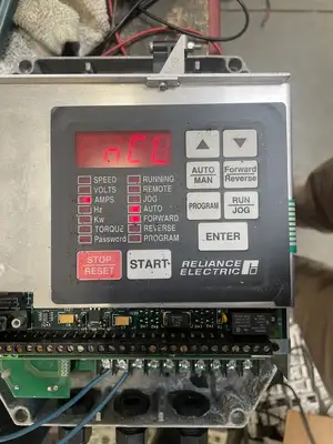 Reliance Electric GV3000 3 HP/2.2kw M/N 3V4151 Vector Inverter 380 VAC @1A