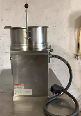 152-0699 Crown 10 Gallon Tilting Kettle
