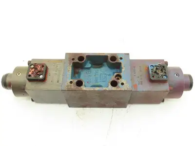 Mannesmann Rexroth 4WRA10E40-12/24N9K4/M Hydraulic Solenoid Valve 24VDC