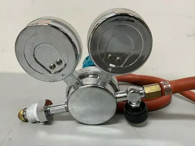 USED AIRGAS 100-1-580-V GENERAL PURPOSE COMPRESSED GAS REGULATOR MAX INLET 3000 PSIG