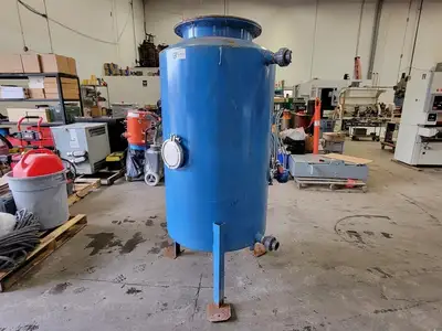 77" H x 30" Dia. Blue Pressure Tank w/ 24 VDC Level Switch