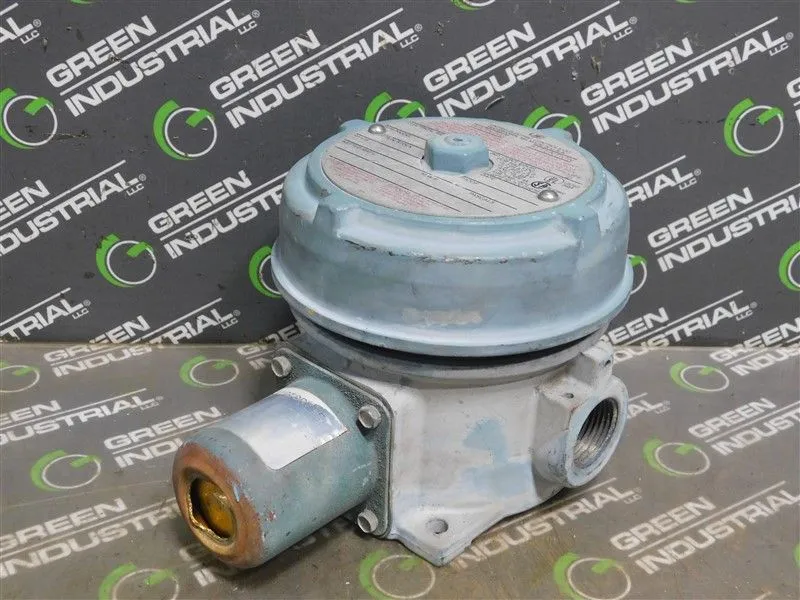 United Electric J120-164 Mechanical Pressure Switch 10A 250VAC Option 1010 Used