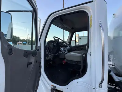 Used 2020 FREIGHTLINER M2 Carhaulers Florida US | Truck and Van Outlet #1509252