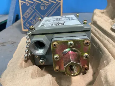 Used SQUARE D GDW5 Pressure Switches Ohio US | HGR 24 #1358804