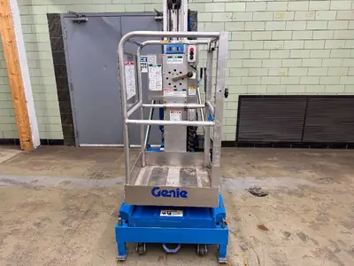 2000 Genie IWP20 Man Lift