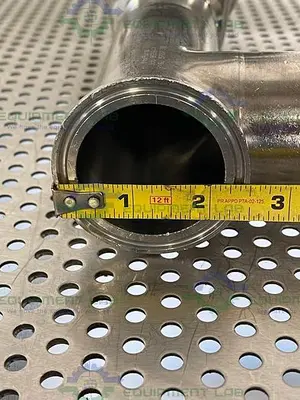 USED ITT PURE-FLO 2-316L-RA20MAX-CWP150 3 WAY DIAPHRAGM VALVE W/ 2" SANITARY FITTING