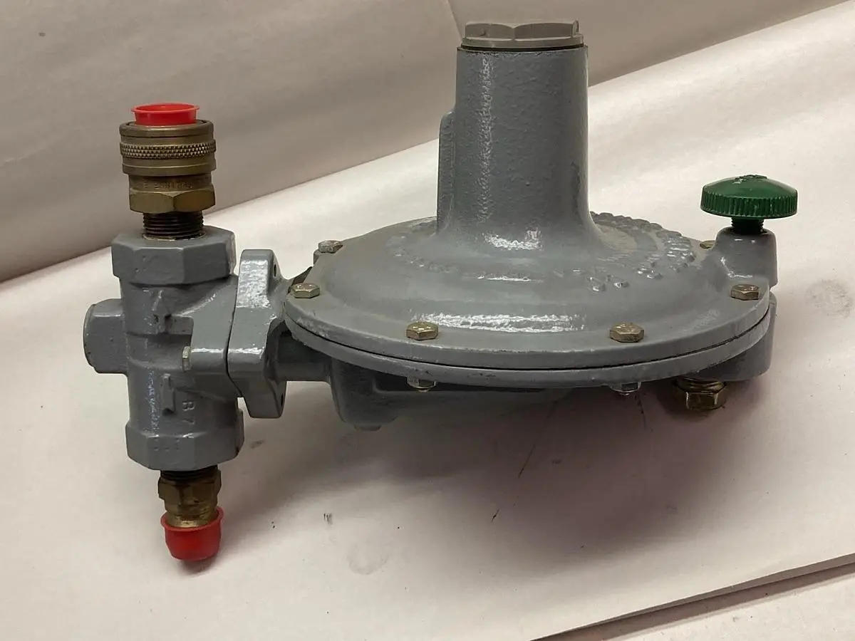 Used FISHER CONTROLS Y600A-152 Air Pressure Regulators Ohio US | Surplus Asset Holdings #1365793