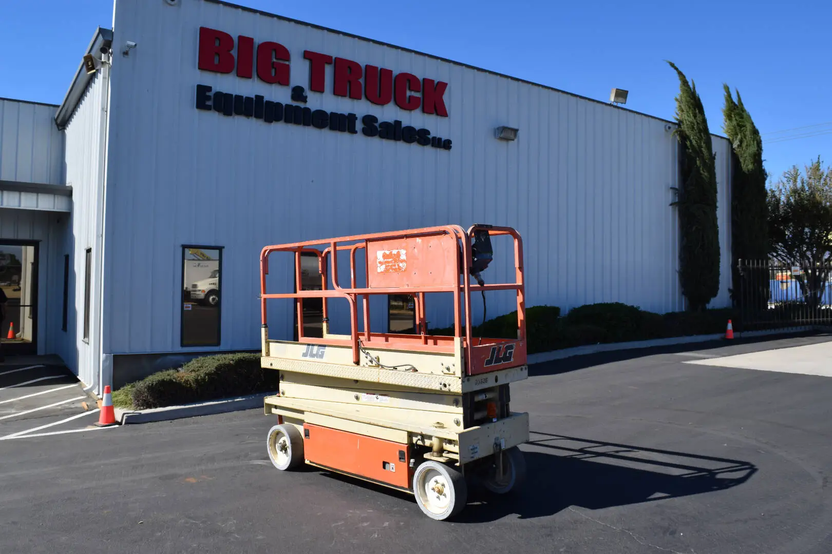 Used 1999 JLG 2033E Scissor Lifters California US | Big Truck & Equipment #1411644