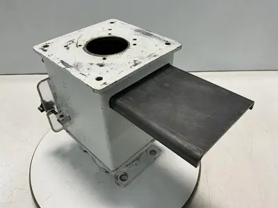USED METAL FABRICATOR NO MODEL / NO TAG