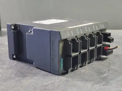 USED SIEMENS 6GK5208-0BA00-2AA3