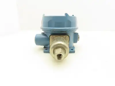 United Electric Controls J120-156-9778 Pressure Switch Model 156 480VAC 15A 100PSI 3/4"NPT