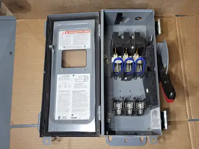 USED SQUARE D CHU361AWK