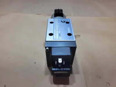 Used BOSCH 0 810 001 947 Parts (Hydraulics and Pneumatics) British Columbia CA | Lenmark #1440826