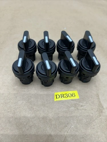 (8) IDEC HW1S-33T FAST SHIPPING!+ WARRANTY