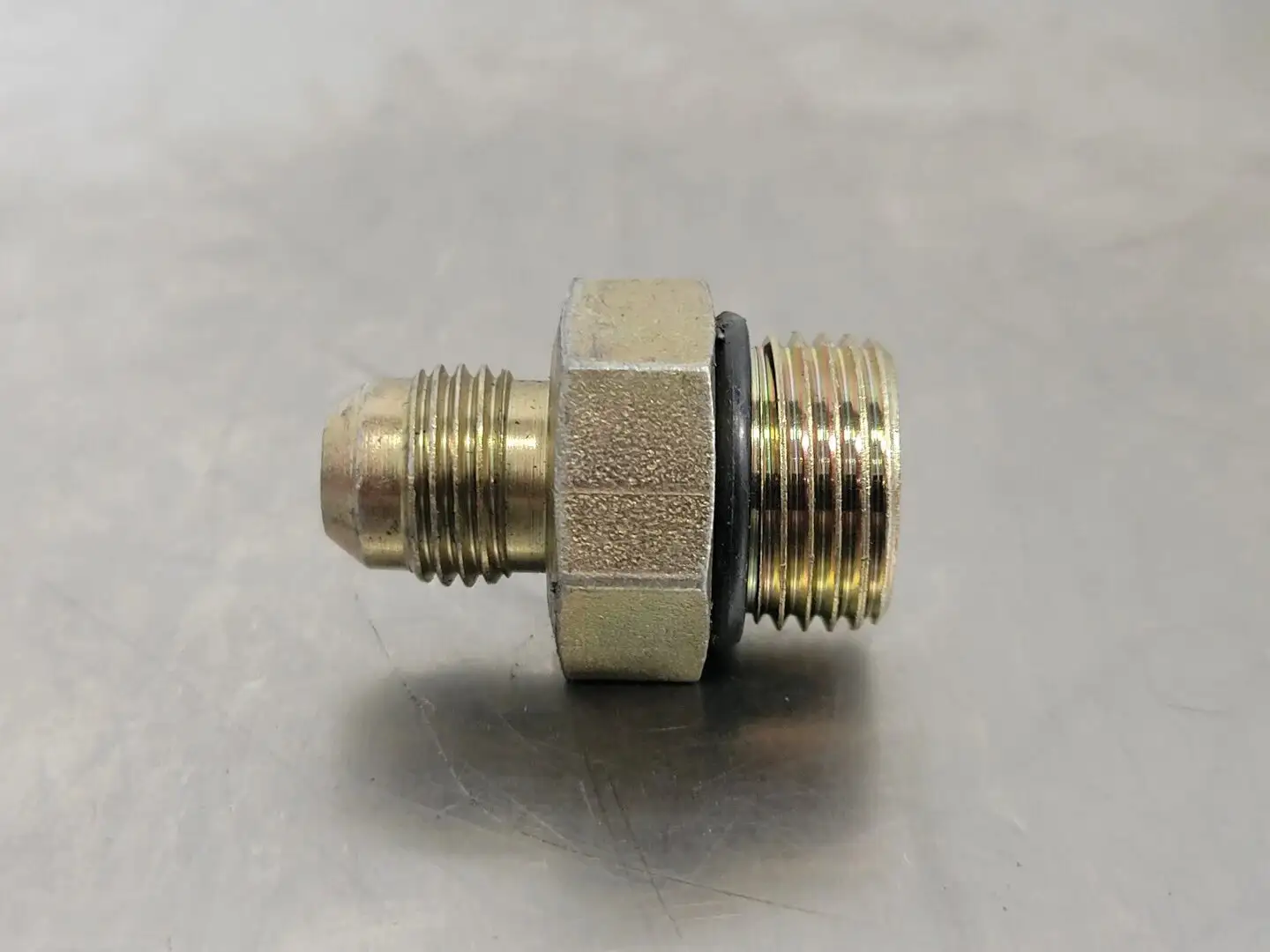 Hydraulic Adapter M-08 ORB X M-06 JIC 1/2" x 3/8" (Bag of 11)