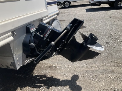 USED 1998 STARCRAFT STARDECK 261
