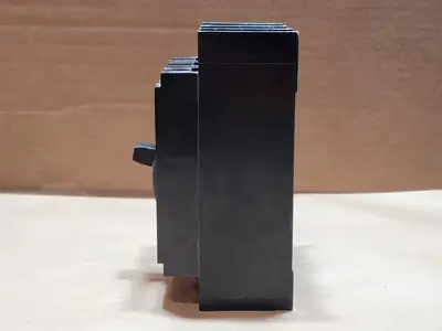 USED SQUARE D Q2L3225H