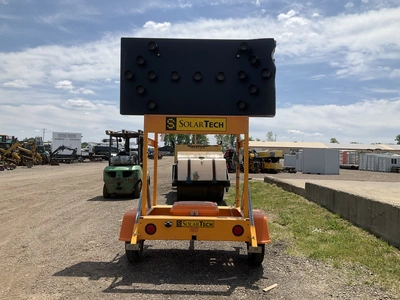 Solar Tech Silent Sentinel Arrow Board - will not power on/charge, manual winch to raise/lower the b...