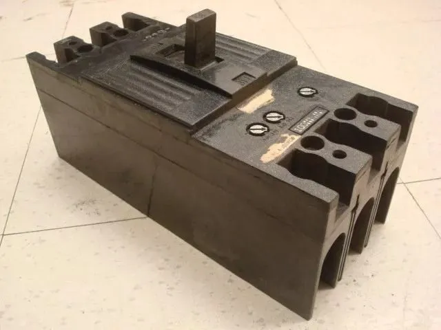 General Electric TFK236100 Circuit Breaker 100 Amps 600VAC Used