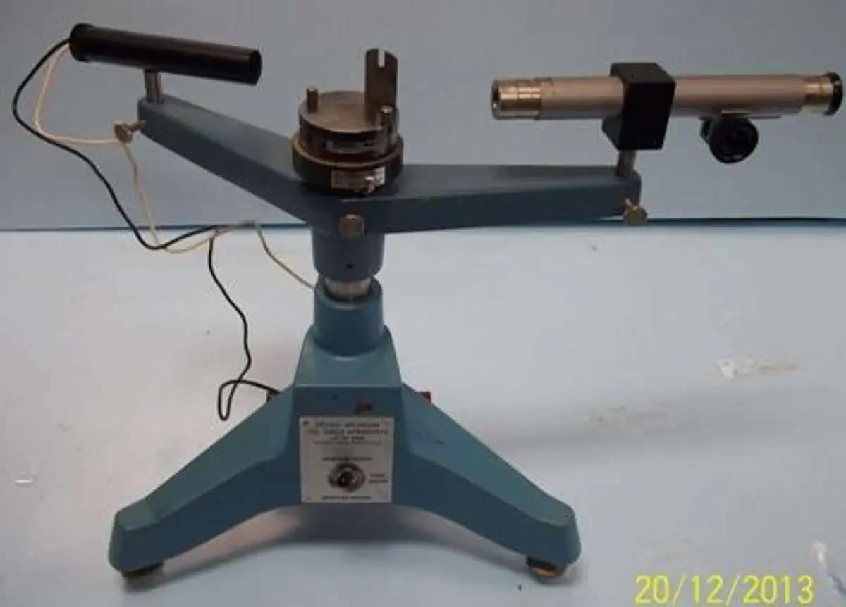 USED WELCH LOVIBOND PFX995 TINTOMETER