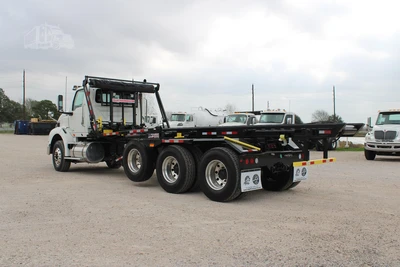New | in-Stock 2026 INTERNATIONAL HX Rolloff Trucks Texas US | Roll Off Truck World #1491815