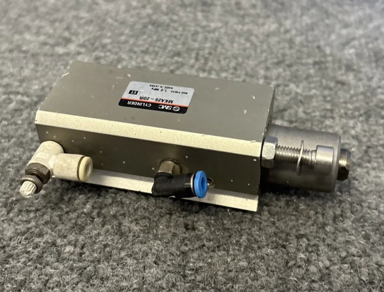 Used SMC MKA25-20R Rotary Actuators California US | Davliegogo LLC #1707234