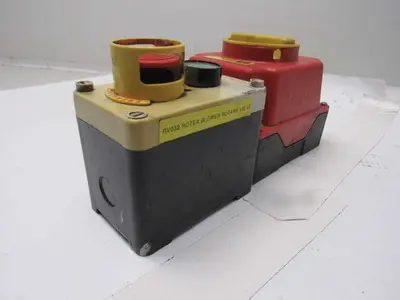 Craig & Derricott DI 253EB 600V 23kW Molded Plastic Disconnect Start E-Stop