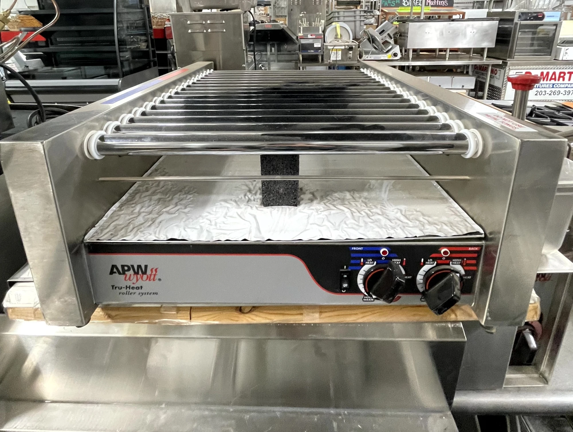 72-0414 APW Wyott HR-45 Roller Grill Broiler