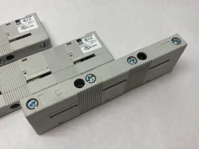 Used RITTAL BUSBAR SUPPORT BRACKET FOR BUSBAR SYSTEMS Miscellaneous MRO | Maverick Industrial Sales #1121957