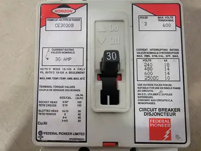 USED FEDERAL PIONEER CE3030B