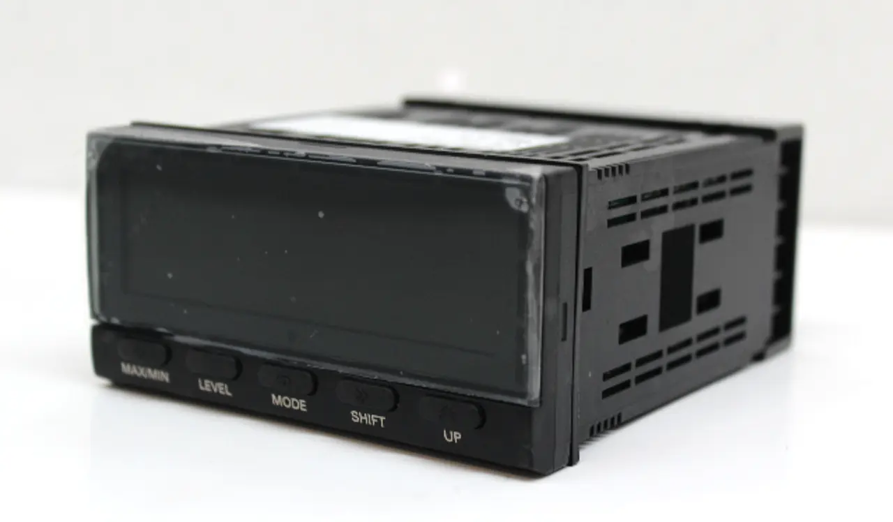 Omron K3HB-XAD Voltage and Current Panel Meter 24V AC/DC