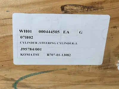 USED 2009 KOMATSU R707-01-13082