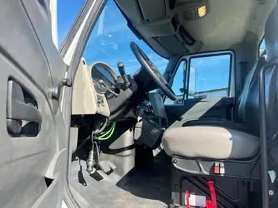 Used 2009 INTERNATIONAL DURASTAR 4400 Cab Chassis trucks Washington US | Puget Sound Truck Sales #1546537