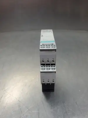 USED Siemens 3UG4512-2BR20 SIRIUS Relay, 160-690V