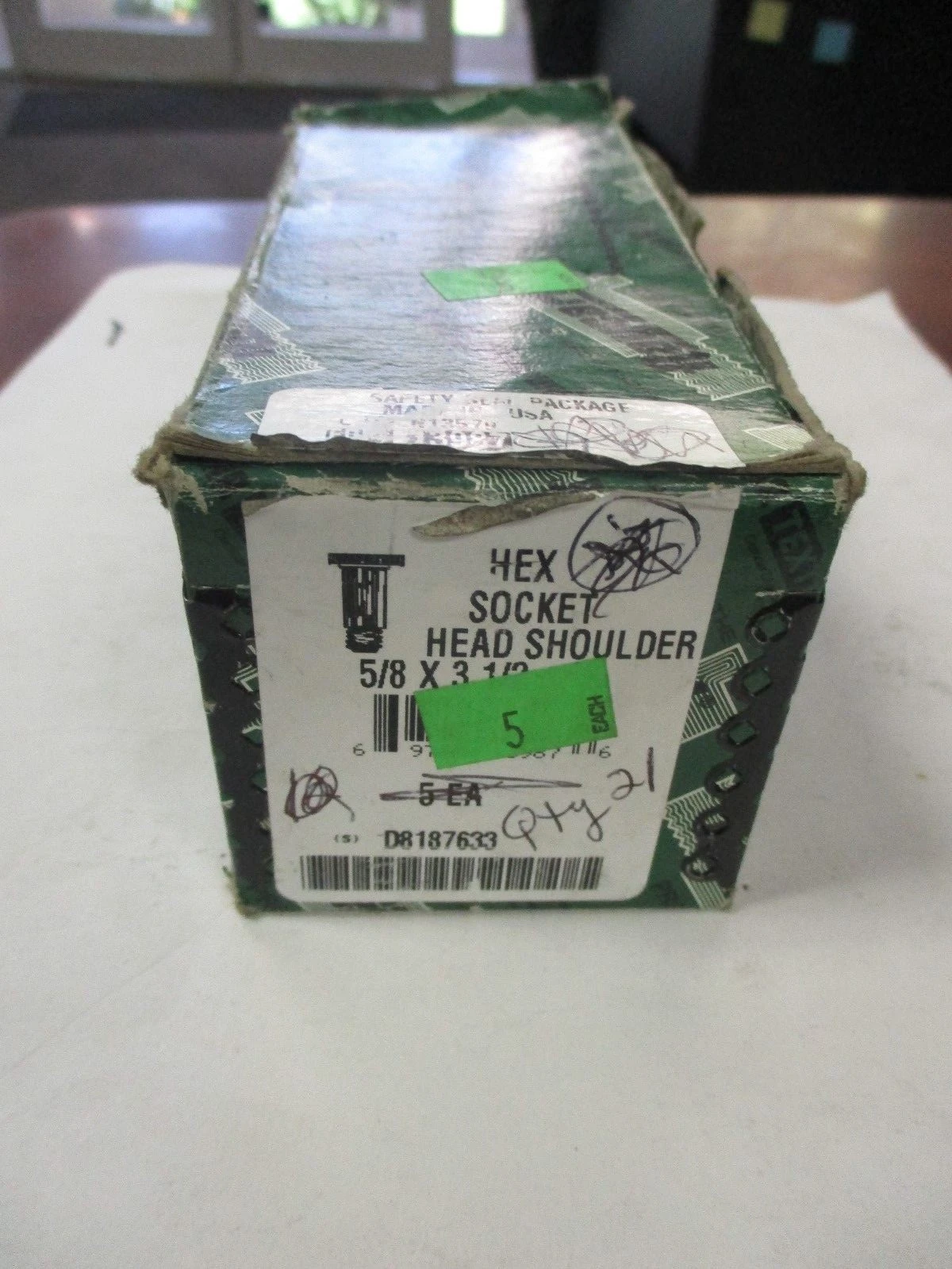 Used D8187633 1 1/2" X 1/2" Hex Socket Head Shoulder Screws (QTY 21)