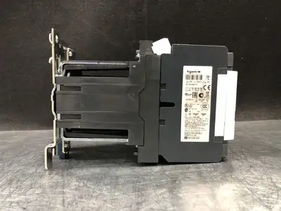 NEW 2017 SCHNEIDER ELECTRIC LC1D40BD