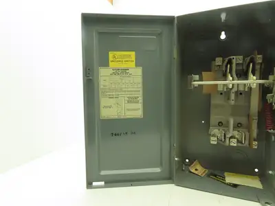 Cutler Hammer DG223N  Fusible Safety Disconnect Switch 100A 120/240VAC 2 Pole