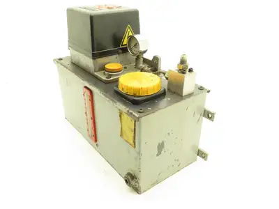 SKF MKU12-BW6-Type Lubrication Pump Machine Oiler 6L Tank ~0.1 L/Min 200V