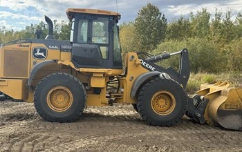 USED 2019 Deere 544L