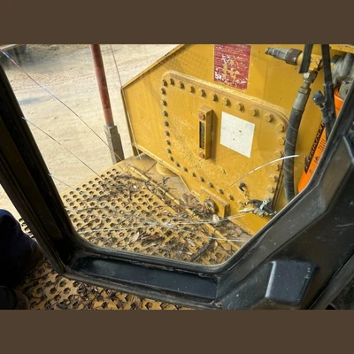 USED 2011 CATERPILLAR D11T