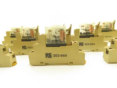 Omron 353-837 Relay 24VDC Coil 10A 353-944 Base Lot of 15