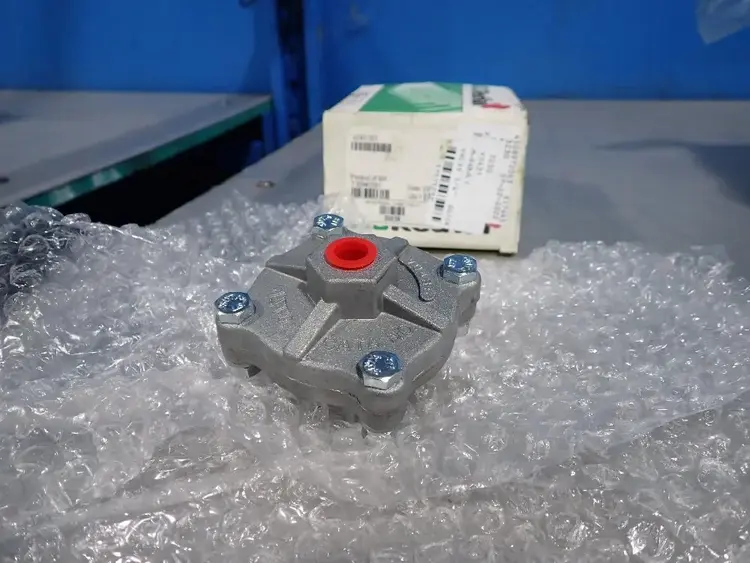 New | in-Stock ASCO REDHAT V043 001 Valves/Fittings | HGR 24 #733203