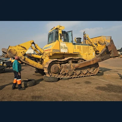 USED 2011 KOMATSU D375-6
