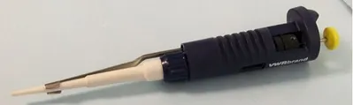 QTY. 1. VWR BRAND PIPET 2/20 SERIAL# 79-532425....