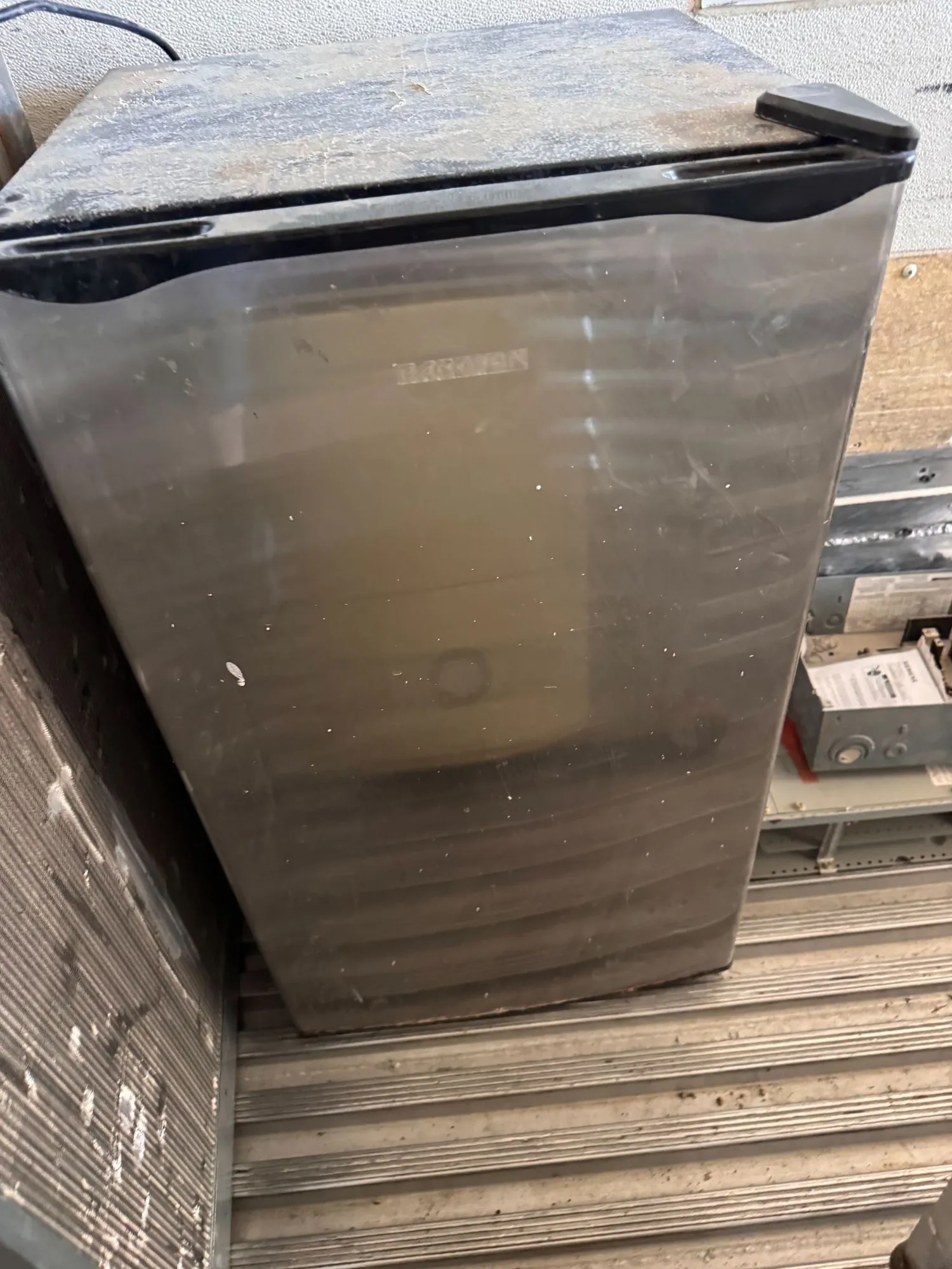 USED BANGSON MINI FRIDGE