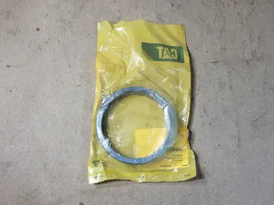 NEW CATERPILLAR 210-8471