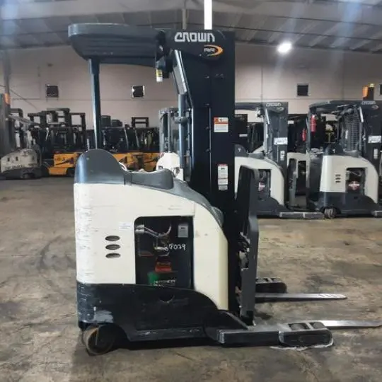 USED 2016 CROWN RR5725-45