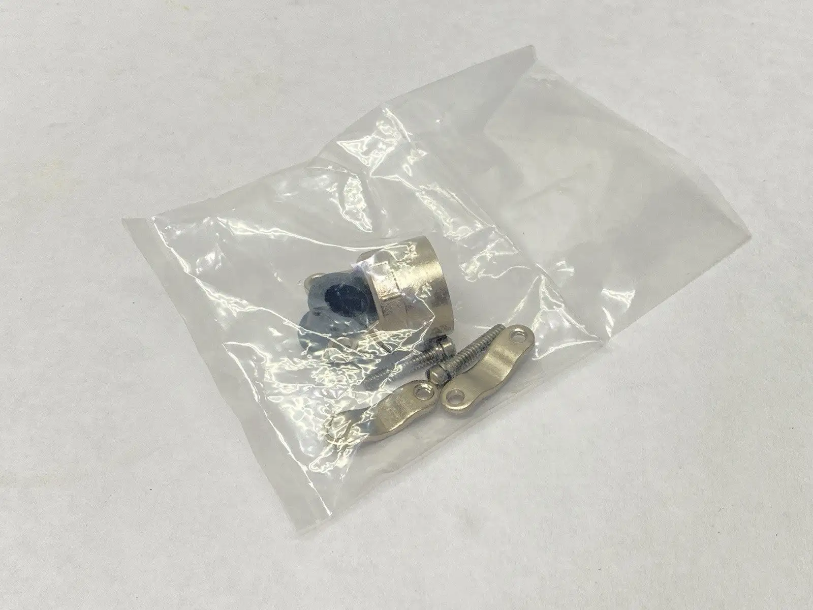 UT014AC | Eaton  Souriau-Sunbank Silver Connector Backshell Cable Clamp - New